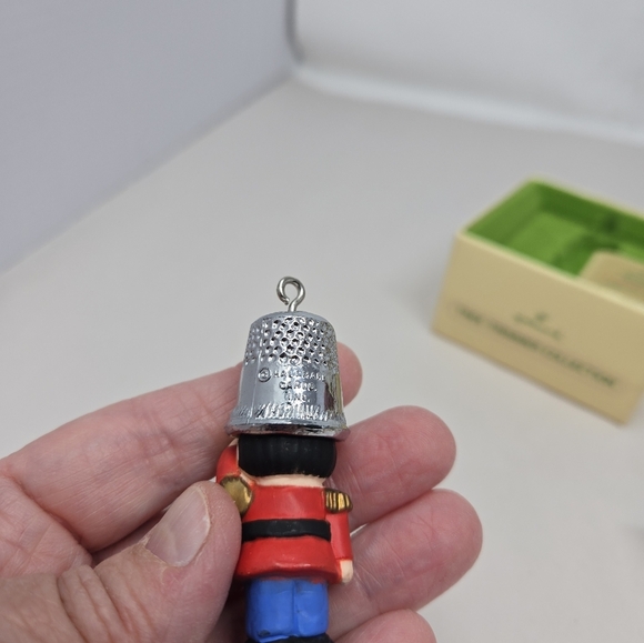 Hallmark 1979 Ornament "A Christmas Salute" Tree Trimmer Holiday Collection - Picture 4 of 10